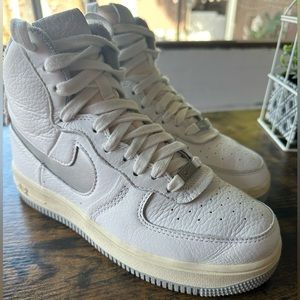 Nike Air Force Sculpt. Sneakers.